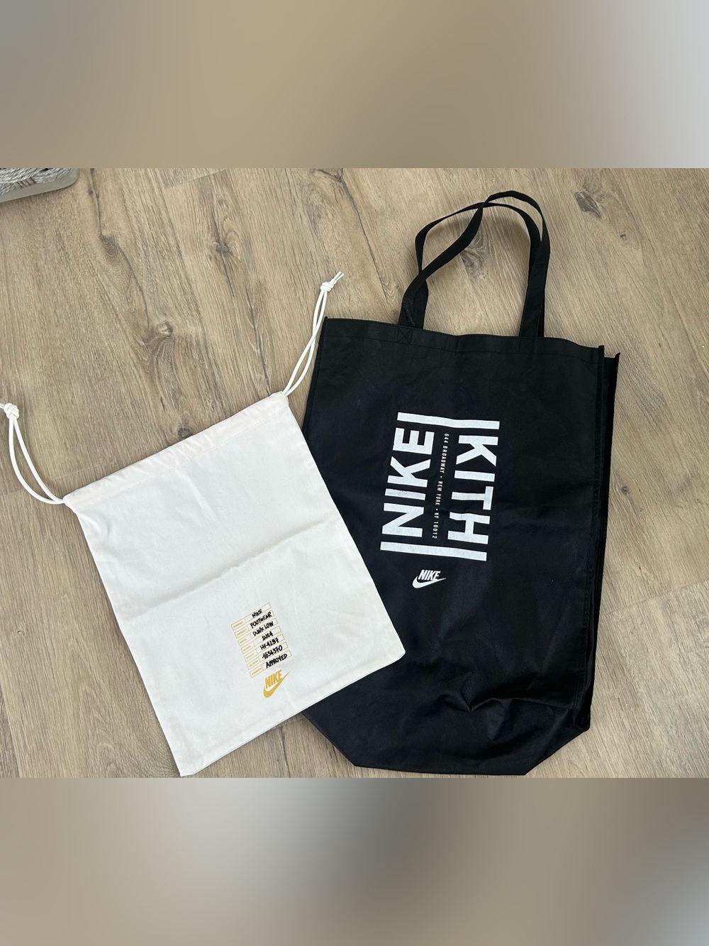 Nike Dunk Low dust bag Satchel Drawstring Bag Nwot w reusable KITH bag